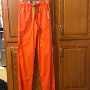NWT Vera Bradley scrub pants xs tall
